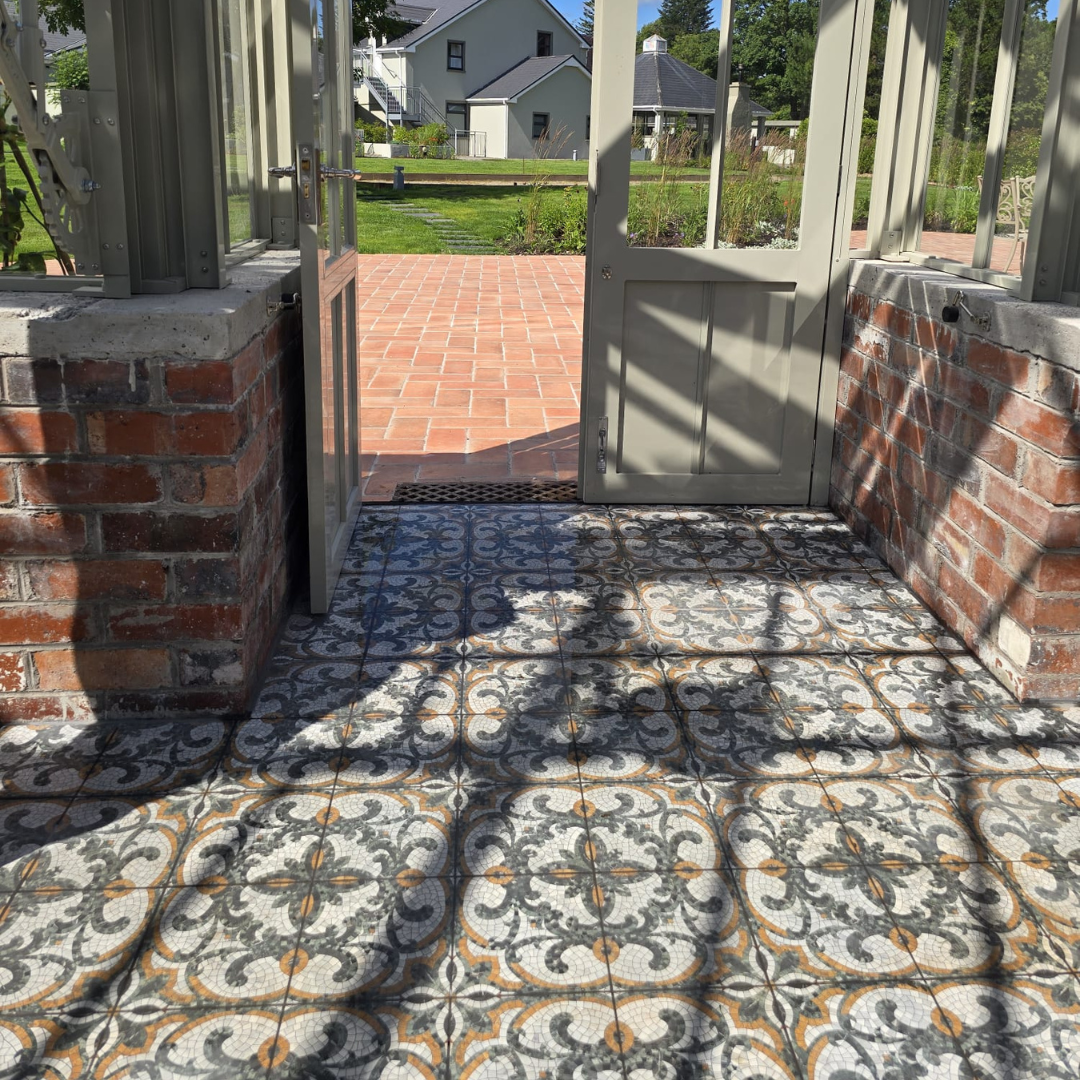 Versailles Mosaico Porcelain Tile 20 x 20cm